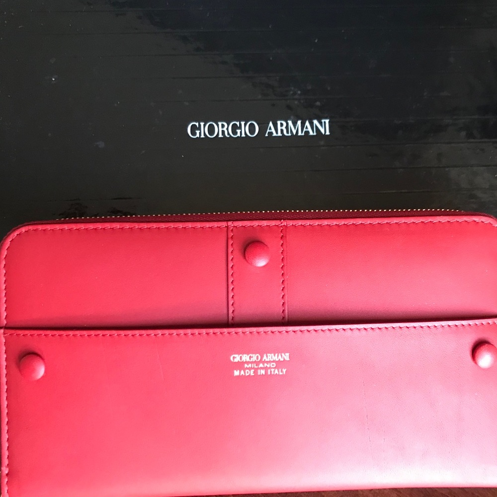 ⛔️SOLD/Authentic GIORGIO ARMANI leather zip wallet - Picture 2 of 8